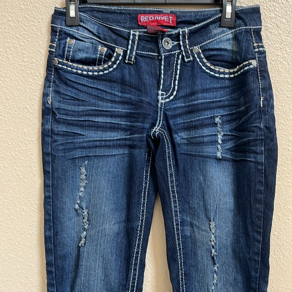 Red Rivet women/ juniors distressed skinny jeans size 3 -gently worn -